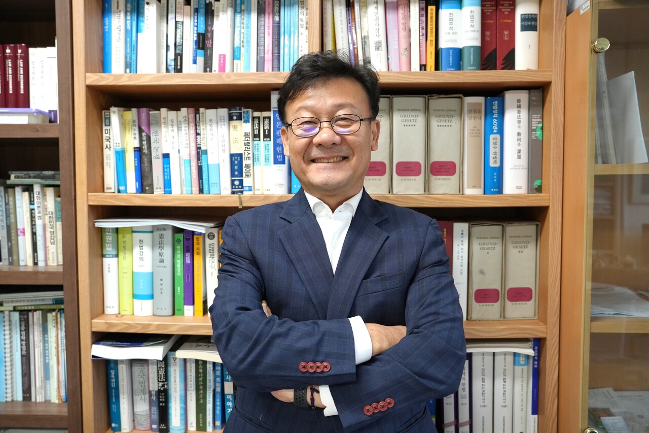 한국동물법연구회 회장 홍완식 건국대학교 법학전문대학원 교수. [사진=여세린 기자]